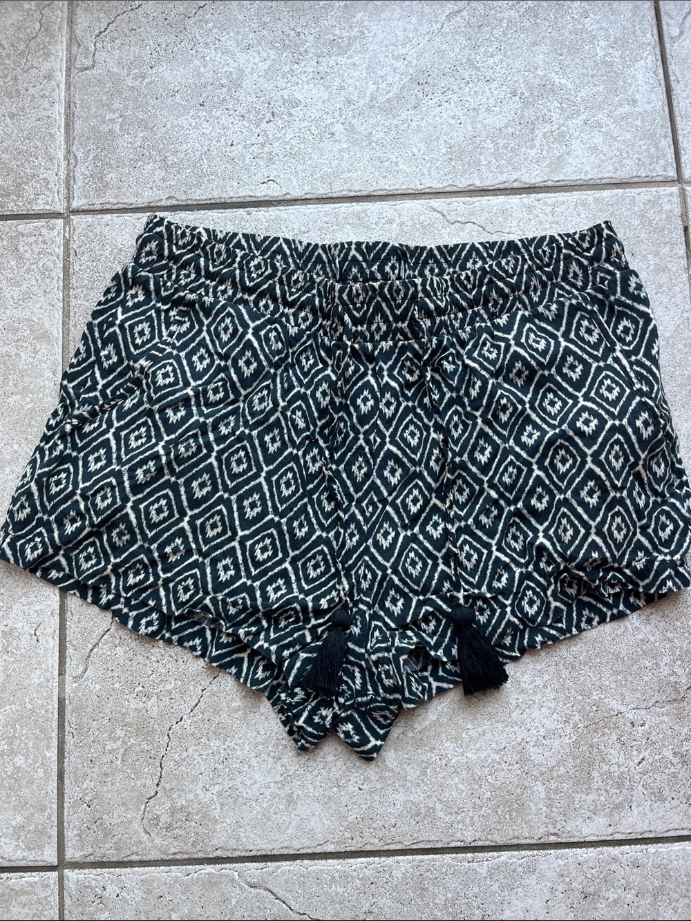 Atmosphere Black and tan Geometric Tassel Waist Shorts